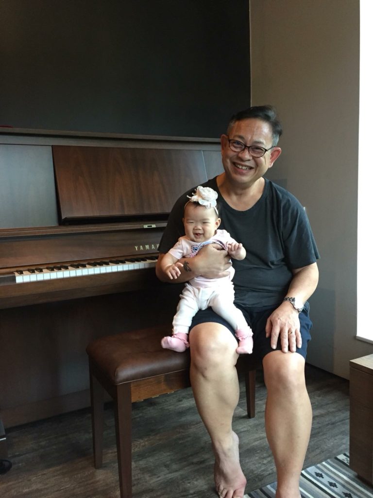 ส่งมอบเปียโน Yamaha W Serie