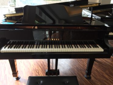 YAMAHA C2