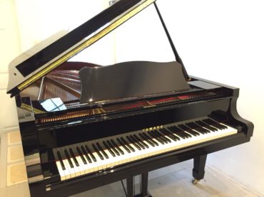 YAMAHA C7